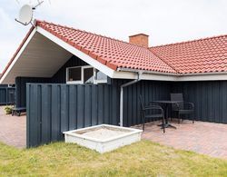 5 Person Holiday Home on a Holiday Park in Ringkøbing Dış Mekan