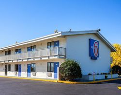 Motel 6 Bangor, ME Dış Mekan