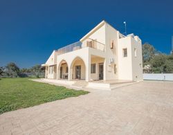 6 Bedroom Villa With Private Pool in the Area of Konnos Dış Mekan