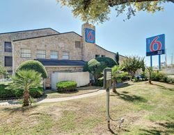 Motel 6 Dallas, TX - Forest Lane Dış Mekan