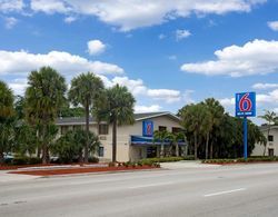 Motel 6 Fort Lauderdale Genel