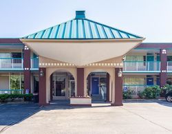 Motel 6 Groton, CT—Casinos Nearby Dış Mekan