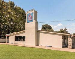 Motel 6 Newport News, VA Dış Mekan