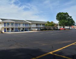 Motel 6 Southington, CT - Hartford Dış Mekan