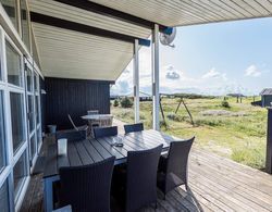 8 Person Holiday Home on a Holiday Park in Ringkøbing Dış Mekan