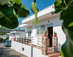 A Fully Equipped House Nearby the Beach Dış Mekan