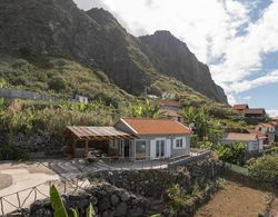 A Hideaway by the Sea, Casa da Rocha de Baixo Dış Mekan