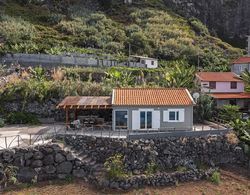 A Hideaway by the Sea, Casa da Rocha de Baixo Dış Mekan