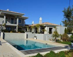 A Modern, Highly Luxurious 4-bedroom Villa With Swimming Pool Near Carvoeiro Dış Mekan