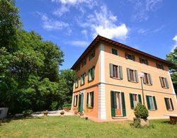 A Part of a Beautiful Mansion With View of the Chianti Classico Hills Dış Mekan