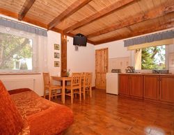 A Quiet Cottage in a Seaside Village. Living Room, two Bedrooms, a Large Garden Oda Düzeni