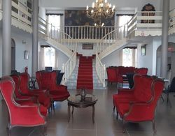 A Very big Room for two People in a Nice Palais Mülk Olanakları
