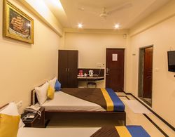 Hotel Aarya International Oda Manzaraları