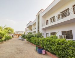 Aashirwad Guest House Dış Mekan