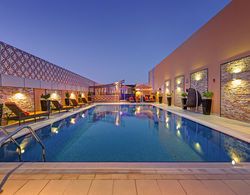 Abidos Hotel Apartment Dubailand Havuz