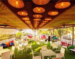 Acorn Beach Resort & Spa Goa Yerinde Yemek