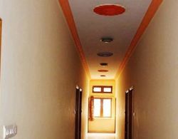 ADB Rooms Hotel Vallabh Darshan İç Mekan