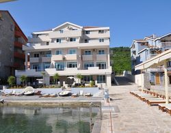 Adeona apartments - On the beach Dış Mekan