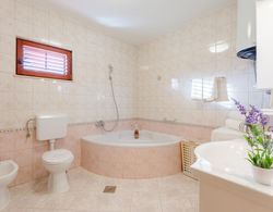 Villa Adriana - Three Bedroom Villa With Private Pool ID Direct Booker 9372 Oda