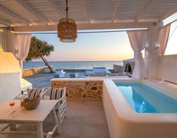 Aegean Melody Suites Santorini Elegant Suite With Outdoor Private Heated Jacuzzi Oda