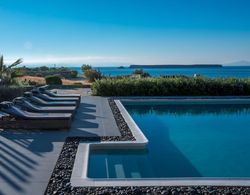 Aelia Paros Villas De Luxe Villa With Sea View and Swimming Pool Up to 7 Persons Oda