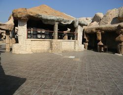 African Cave Lodge Dış Mekan