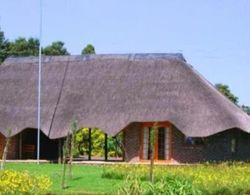 African Flair Country Lodge Dış Mekan