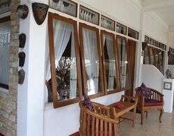 Villa Agung Beach Inn Genel