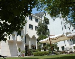 Ai Pini Park Hotel Genel
