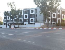 Airport Avenue Hotel Dış Mekan