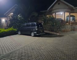 Airport Side Hotel Entebbe Dış Mekan