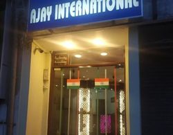 Hotel Ajay International Dış Mekan