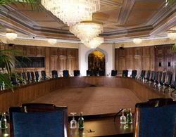 Al Bustan Palace, A Ritz-Carlton Hotel İş / Konferans