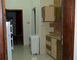 Al Eairy Furnished Apartments Nariyah 4 Mutfak