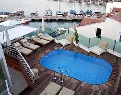 Alesta Yacht Hotel Havuz