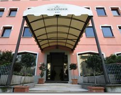 Hotel Alexander Dış Mekan