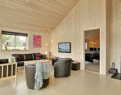 Alluring Holiday Home in Tranekær With Sauna İç Mekan