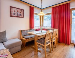 Alluring Apartment in Wald im Pingzau With Sauna Yerinde Yemek