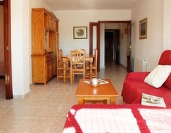 Apartamentos Almazor-6 Oda Düzeni