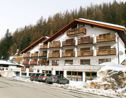 Hotel Alpina Dış Mekan