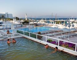 Altın Yunus Hotel & Spa Çeşme Havuz