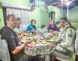 Amatya Homestay Yerinde Yemek
