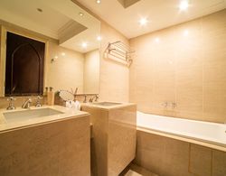 Amazing 1 BR Apartment Souk AlBahar 4105 Banyo Tipleri