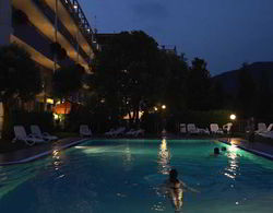 Hotel Ambassador Suite Havuz