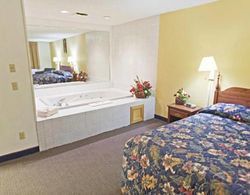 Americas Best Value Inn Lake Mills Genel