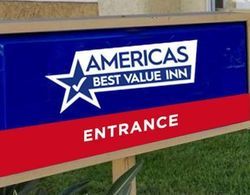 Americas Best Value Inn & Suites Forsyth Dış Mekan