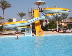 Amwaj Oyoun Resort & Casino Havuz
