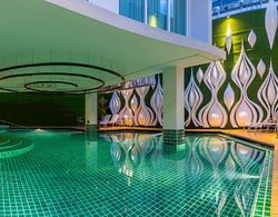 Anajak Bangkok Hotel Havuz