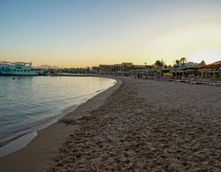 Andalusia Blue Beach Öne Çıkan Resim