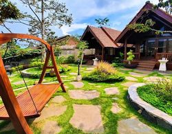 Andung Andung Villa and Resto Dış Mekan